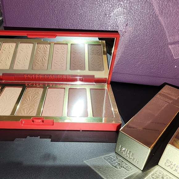Estee Lauder NEW Eye Shadow Pallet & 2 new lipsticks! - Picture 5 of 5